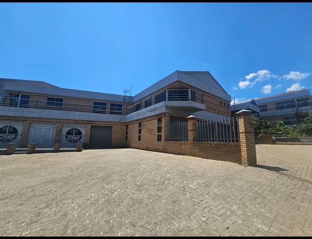8,120M² WAREHOUSE TO LET IN MEADOWDALE